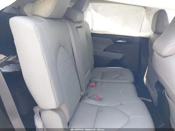 5TDHBRCH4NS546890 2022 TOYOTA HIGHLANDER - Image 8