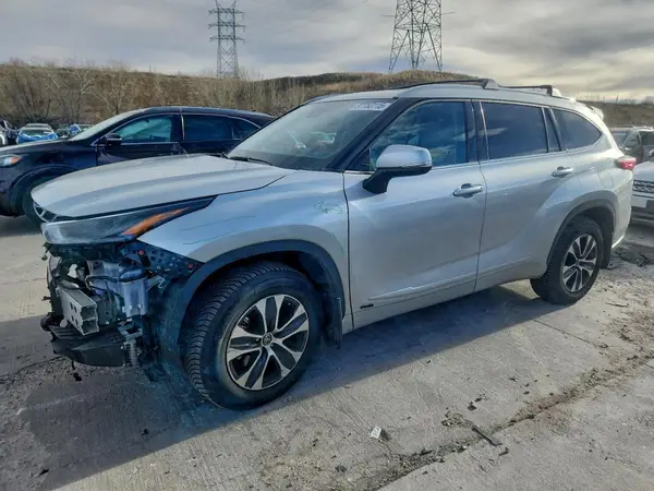 5TDHBRCH4NS547151 2022 TOYOTA HIGHLANDER - Image 1