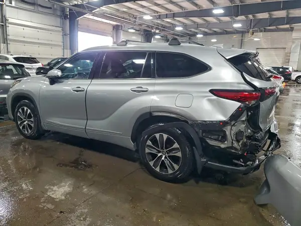 5TDHBRCH4NS551460 2022 TOYOTA HIGHLANDER - Image 2