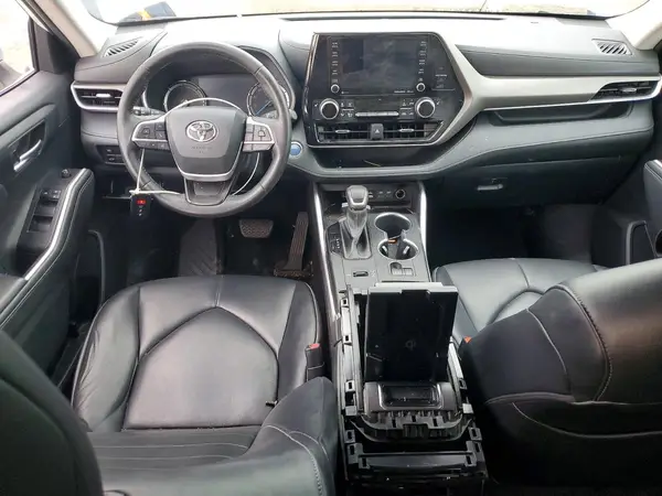 5TDHBRCH4NS558490 2022 TOYOTA HIGHLANDER - Image 8