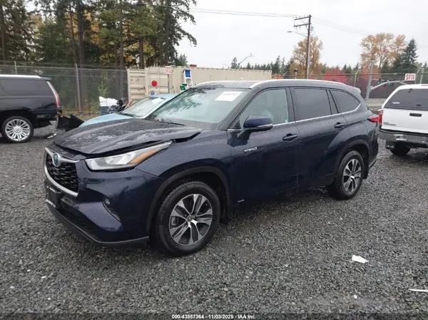 5TDHBRCH5LS502846 2020 TOYOTA HIGHLANDER - Image 2