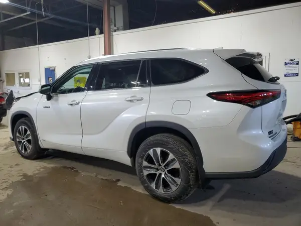 5TDHBRCH5MS030603 2021 TOYOTA HIGHLANDER - Image 2