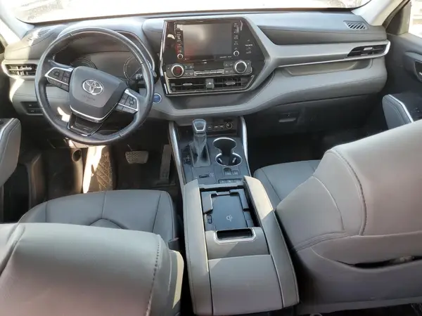 5TDHBRCH5MS522399 2021 TOYOTA HIGHLANDER - Image 8