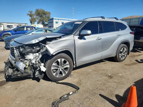 5TDHBRCH5NS539902 2022 TOYOTA HIGHLANDER - Image 1