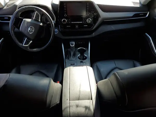 5TDHBRCH6LS007748 2020 TOYOTA HIGHLANDER - Image 8
