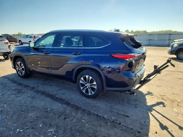 5TDHBRCH6LS507778 2020 TOYOTA HIGHLANDER - Image 2