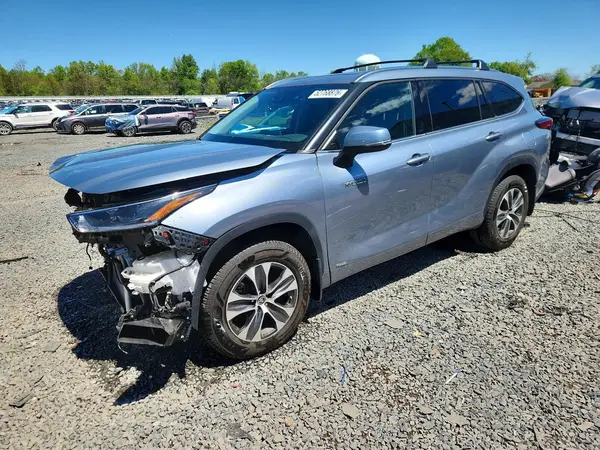5TDHBRCH6MS057826 2021 TOYOTA HIGHLANDER - Image 1