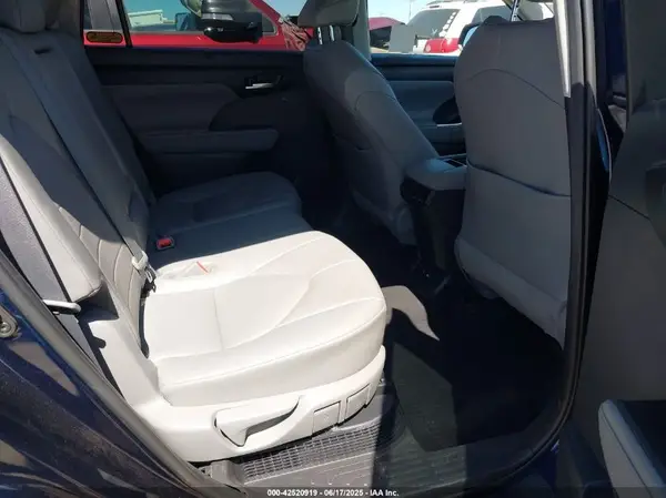 5TDHBRCH6MS516952 2021 TOYOTA HIGHLANDER - Image 8