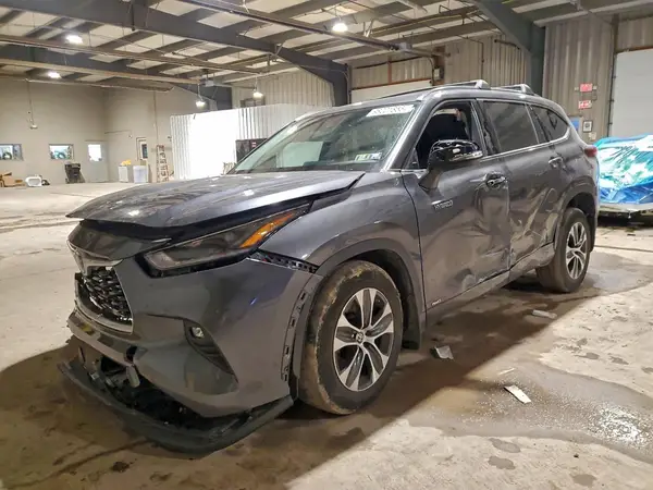 5TDHBRCH6MS520693 2021 TOYOTA HIGHLANDER - Image 1