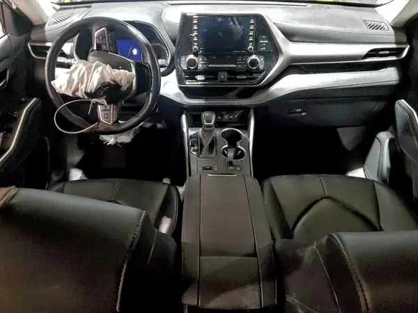 5TDHBRCH6MS520693 2021 TOYOTA HIGHLANDER - Image 8