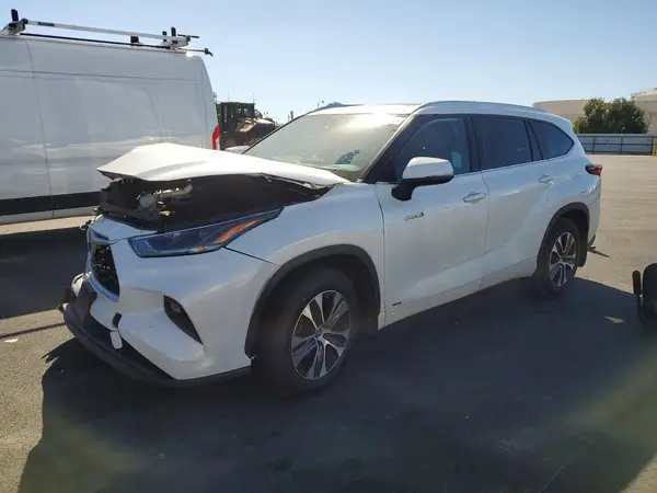 5TDHBRCH6MS528440 2021 TOYOTA HIGHLANDER - Image 1