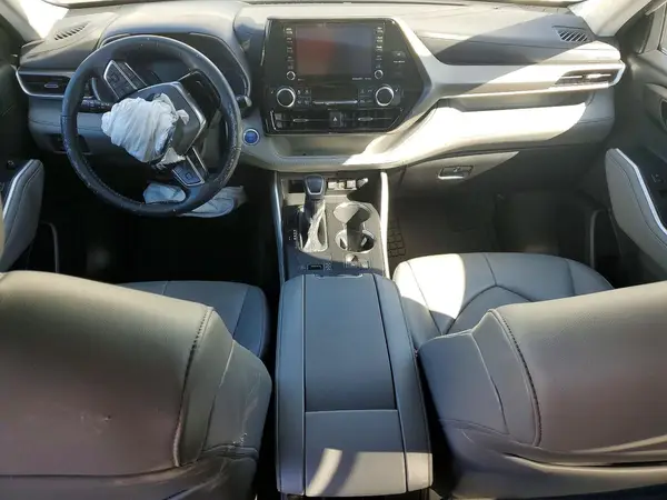5TDHBRCH6MS528440 2021 TOYOTA HIGHLANDER - Image 8