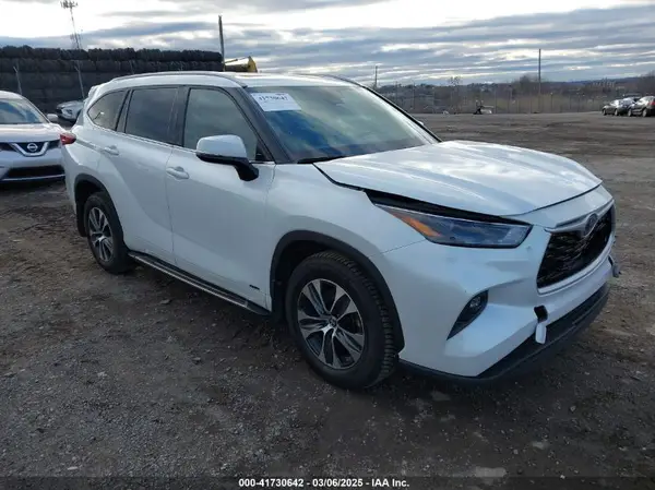 5TDHBRCH6NS539276 2022 TOYOTA HIGHLANDER - Image 1