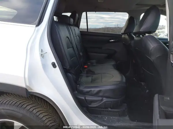 5TDHBRCH6NS539276 2022 TOYOTA HIGHLANDER - Image 8