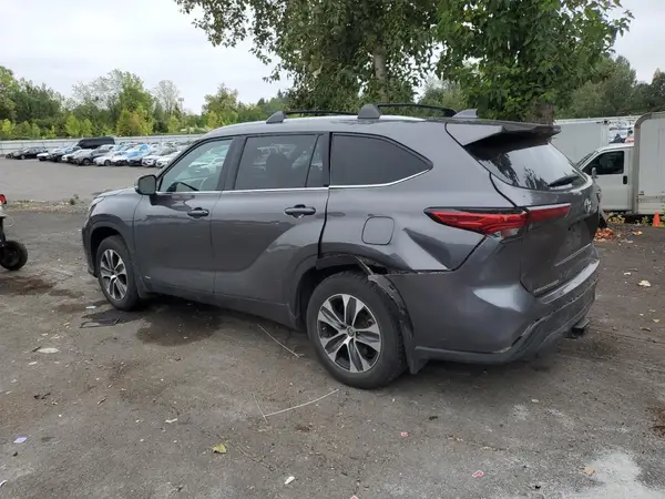 5TDHBRCH6NS540878 2022 TOYOTA HIGHLANDER - Image 2