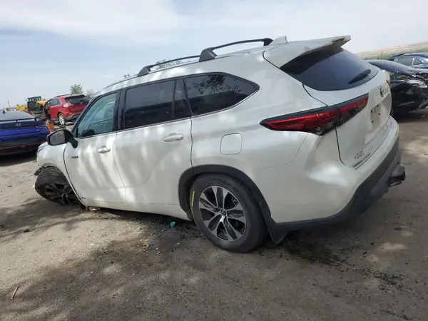 5TDHBRCH7LS507269 2020 TOYOTA HIGHLANDER - Image 2