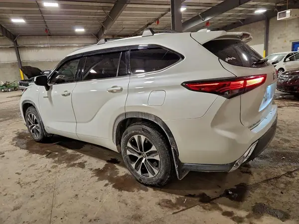 5TDHBRCH7LS508793 2020 TOYOTA HIGHLANDER - Image 2