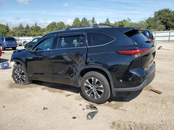 5TDHBRCH7MS038704 2021 TOYOTA HIGHLANDER - Image 2