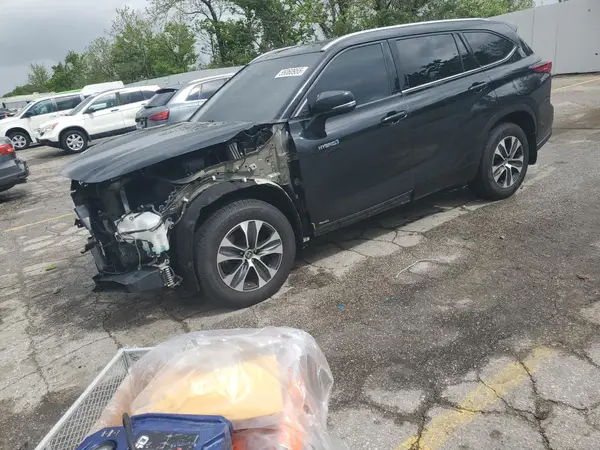 5TDHBRCH7MS067216 2021 TOYOTA HIGHLANDER - Image 1