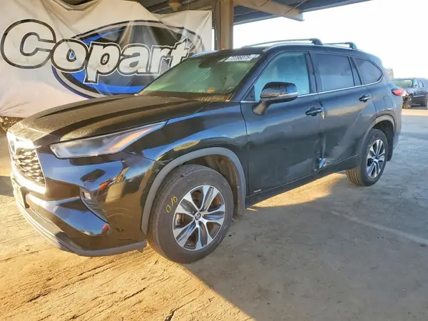 5TDHBRCH7NS556121 2022 TOYOTA HIGHLANDER - Image 1