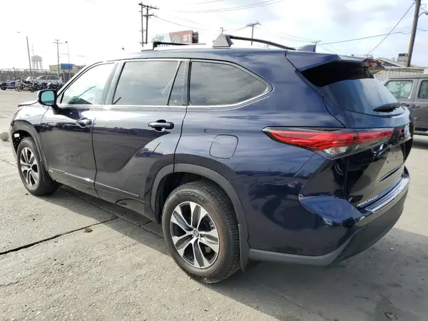 5TDHBRCH8LS500086 2020 TOYOTA HIGHLANDER - Image 2
