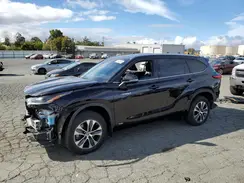 5TDHBRCH8MS069864 2021 TOYOTA HIGHLANDER