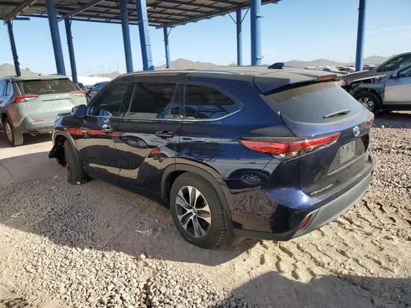 5TDHBRCH8MS522350 2021 TOYOTA HIGHLANDER - Image 2
