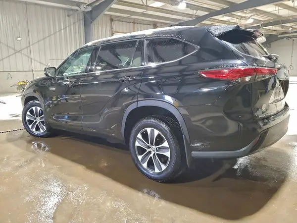 5TDHBRCH8MS529041 2021 TOYOTA HIGHLANDER - Image 2