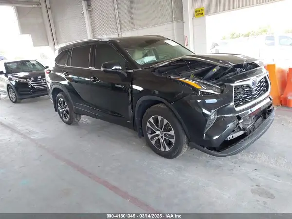 5TDHBRCH8MS534224 2021 TOYOTA HIGHLANDER - Image 1