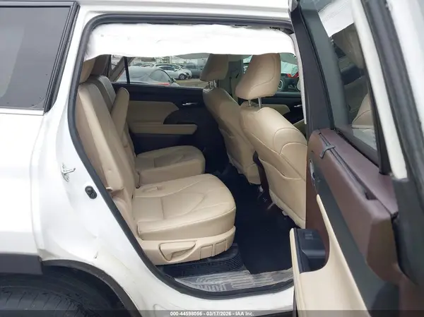 5TDHBRCH8NS541188 2022 TOYOTA HIGHLANDER - Image 8