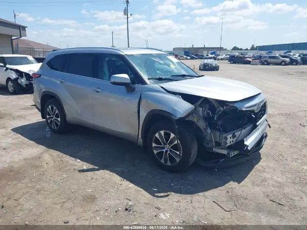 5TDHBRCH9LS502798 2020 TOYOTA HIGHLANDER - Image 1