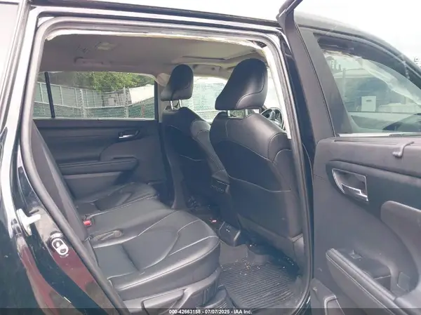 5TDHBRCH9LS507435 2020 TOYOTA HIGHLANDER - Image 8