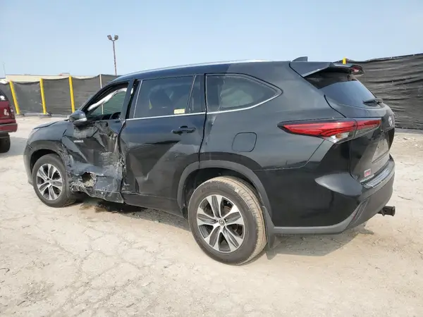 5TDHBRCH9LS513266 2020 TOYOTA HIGHLANDER - Image 2