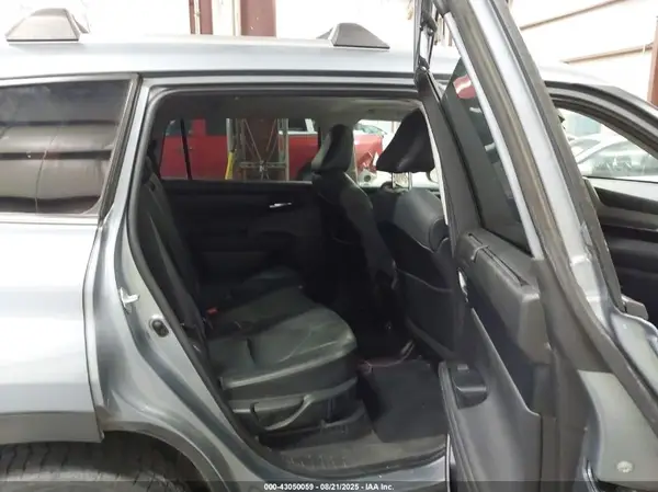 5TDHBRCH9MS031494 2021 TOYOTA HIGHLANDER - Image 8