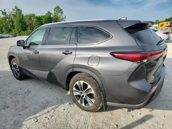 5TDHBRCH9MS039580 2021 TOYOTA HIGHLANDER - Image 2