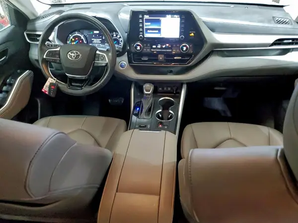 5TDHBRCH9MS524253 2021 TOYOTA HIGHLANDER - Image 8