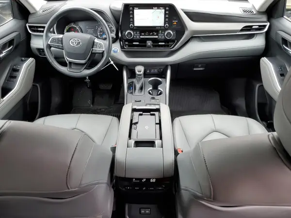 5TDHBRCH9NS557643 2022 TOYOTA HIGHLANDER - Image 8