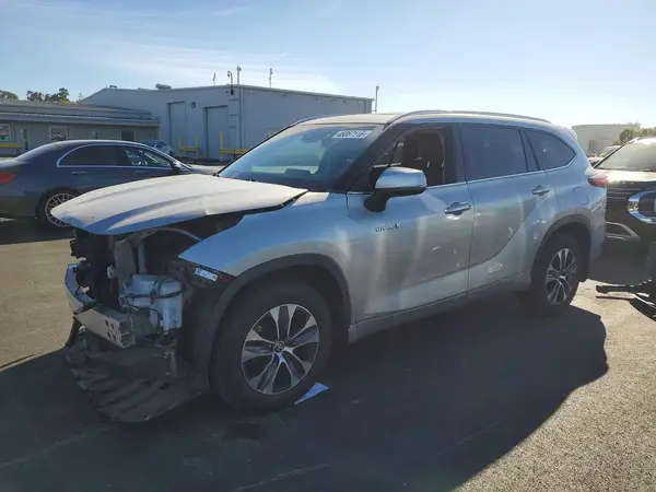 5TDHBRCHXLS001421 2020 TOYOTA HIGHLANDER - Image 1