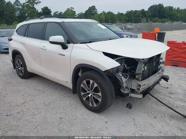 5TDHBRCHXLS502664 2020 TOYOTA HIGHLANDER - Image 1