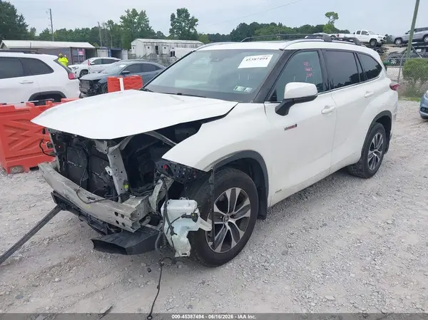 5TDHBRCHXLS502664 2020 TOYOTA HIGHLANDER - Image 2