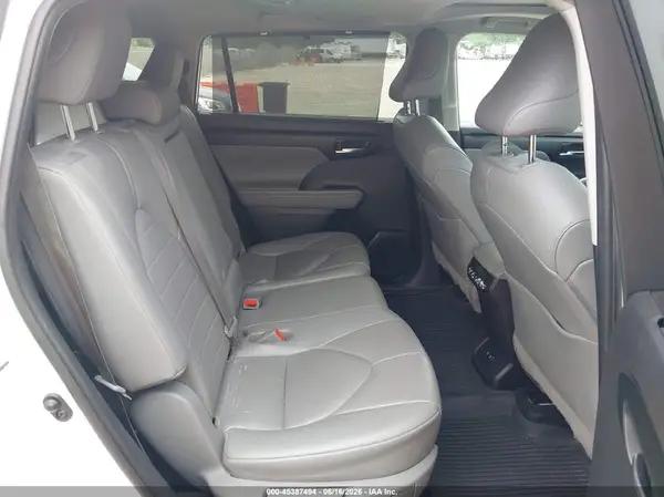 5TDHBRCHXLS502664 2020 TOYOTA HIGHLANDER - Image 8