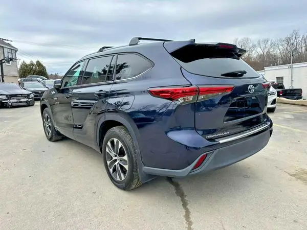 5TDHBRCHXLS505435 2020 TOYOTA HIGHLANDER - Image 2