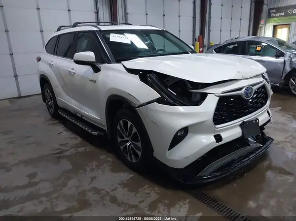 5TDHBRCHXMS022383 2021 TOYOTA HIGHLANDER - Image 1