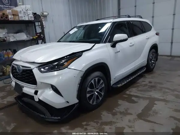 5TDHBRCHXMS022383 2021 TOYOTA HIGHLANDER - Image 2