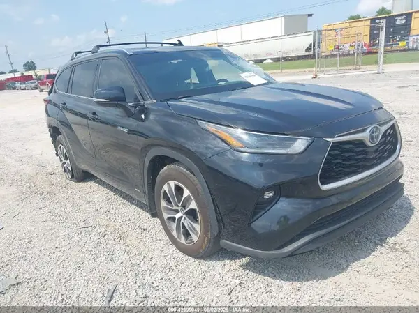 5TDHBRCHXMS531471 2021 TOYOTA HIGHLANDER - Image 1