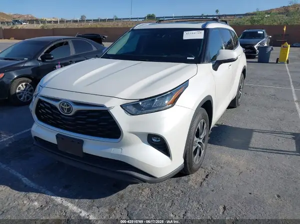 5TDHZRAH0LS015746 2020 TOYOTA HIGHLANDER - Image 2