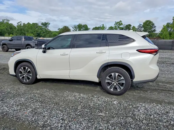 5TDHZRAH0LS501053 2020 TOYOTA HIGHLANDER - Image 2