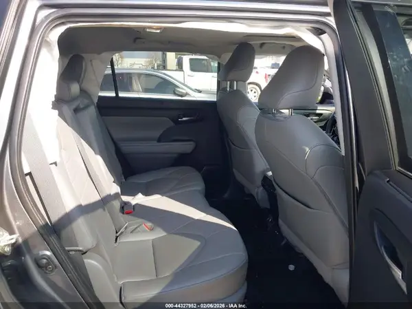 5TDHZRAH0LS508424 2020 TOYOTA HIGHLANDER - Image 8