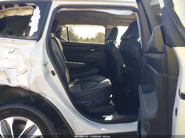 5TDHZRAH0LS510187 2020 TOYOTA HIGHLANDER - Image 8