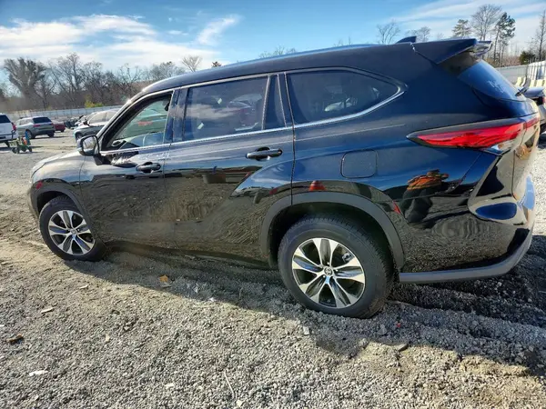 5TDHZRAH0LS510593 2020 TOYOTA HIGHLANDER - Image 2